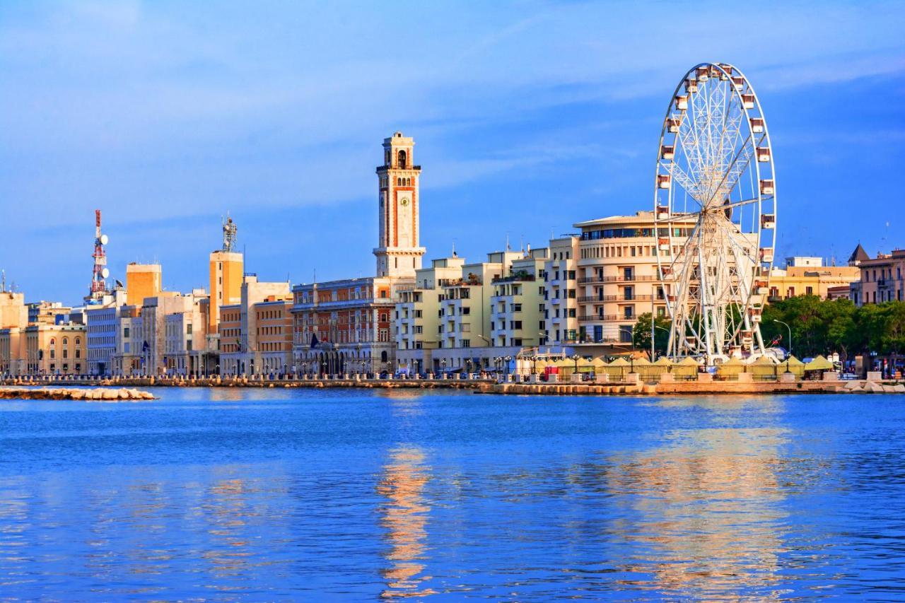 Seagull Apartments - Front And Sea View & Airport Bari Exterior foto