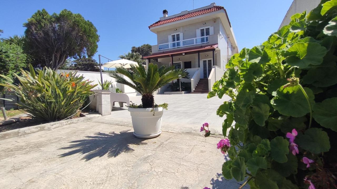 Seagull Apartments - Front And Sea View & Airport Bari Exterior foto