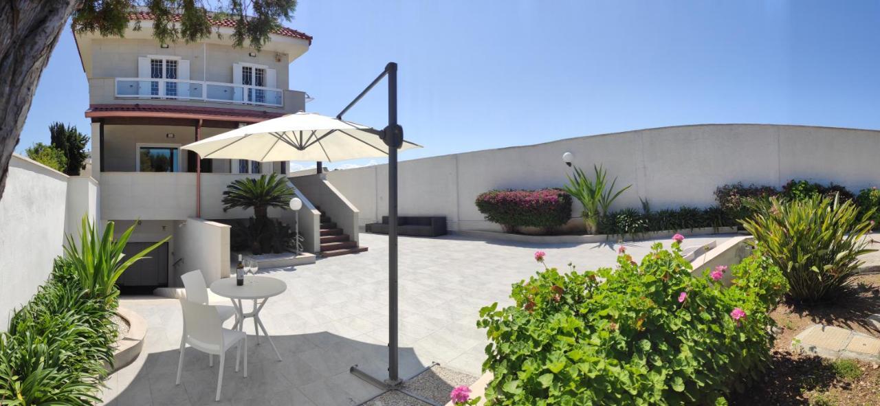 Seagull Apartments - Front And Sea View & Airport Bari Exterior foto