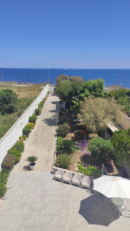 Seagull Apartments - Front And Sea View & Airport Bari Exterior foto