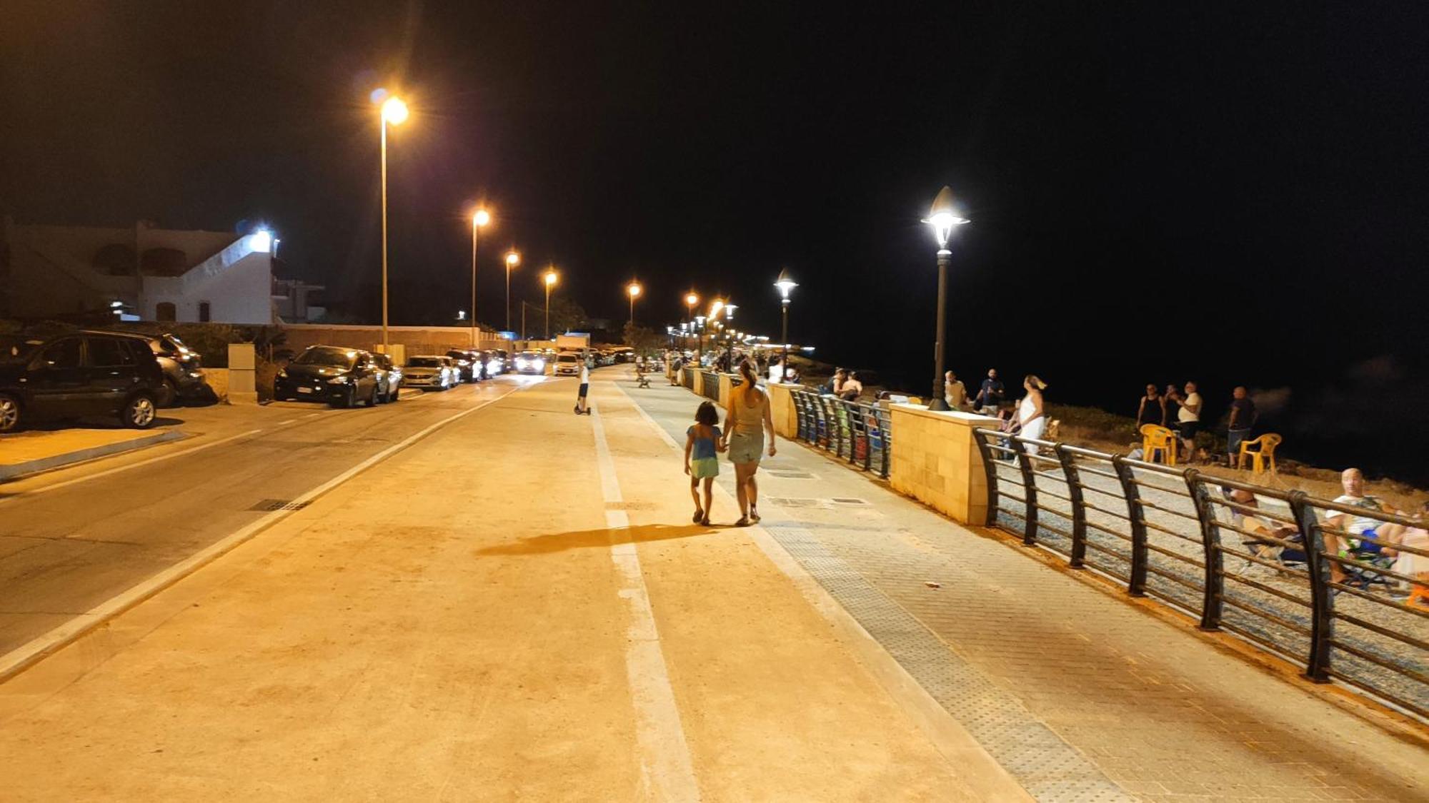 Seagull Apartments - Front And Sea View & Airport Bari Exterior foto